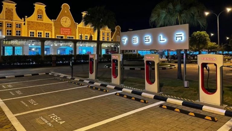 Tesla buka stesen ‘Supercharging’ pertama di Melaka